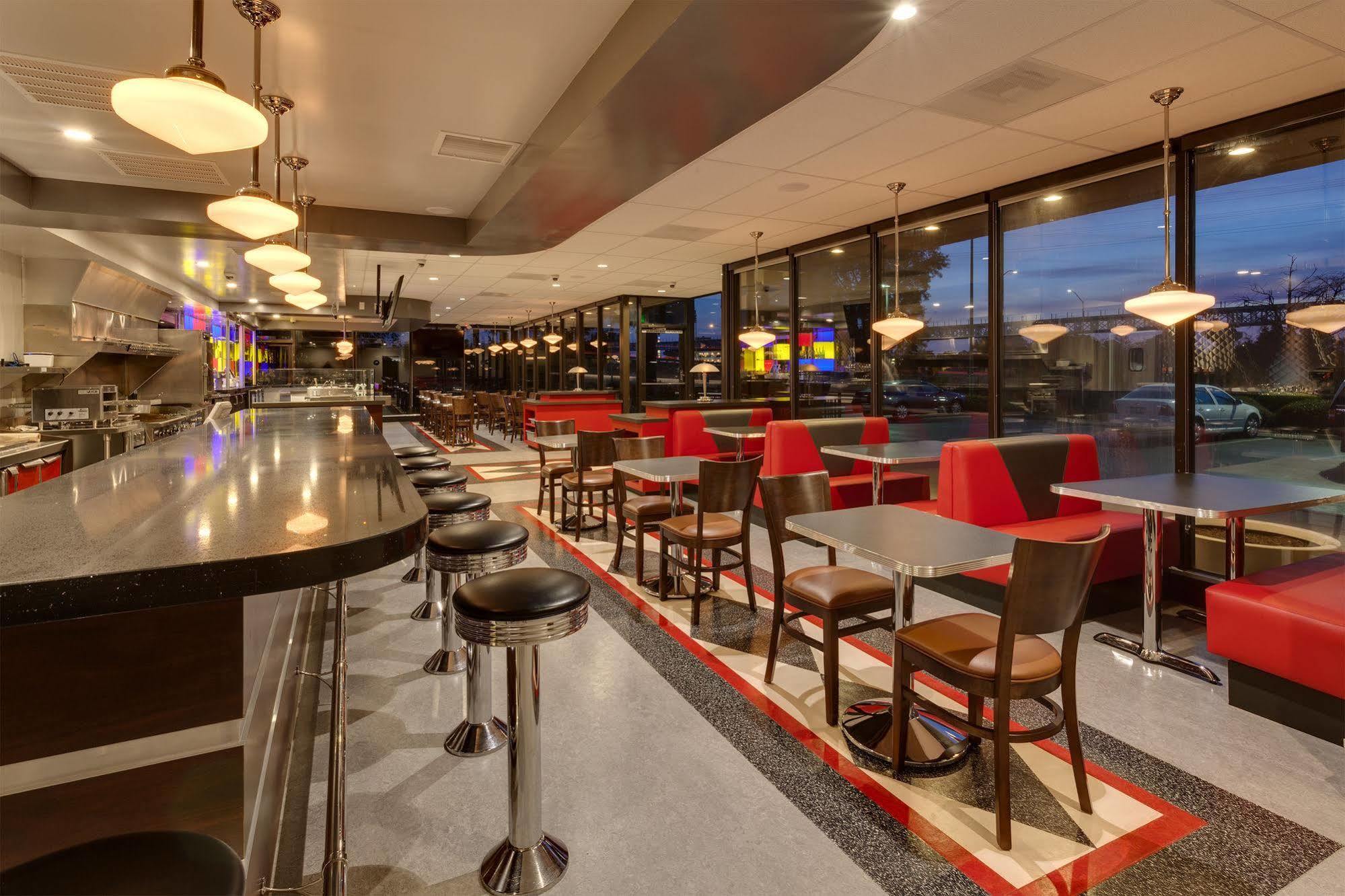 Days Hotel By Wyndham Oakland Airport-Coliseum Exterior photo