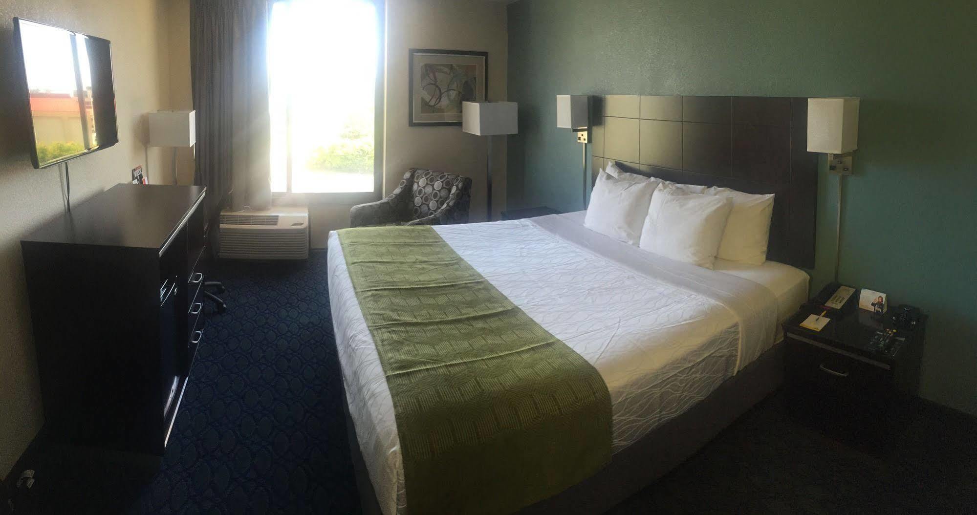 Days Hotel By Wyndham Oakland Airport-Coliseum Exterior photo