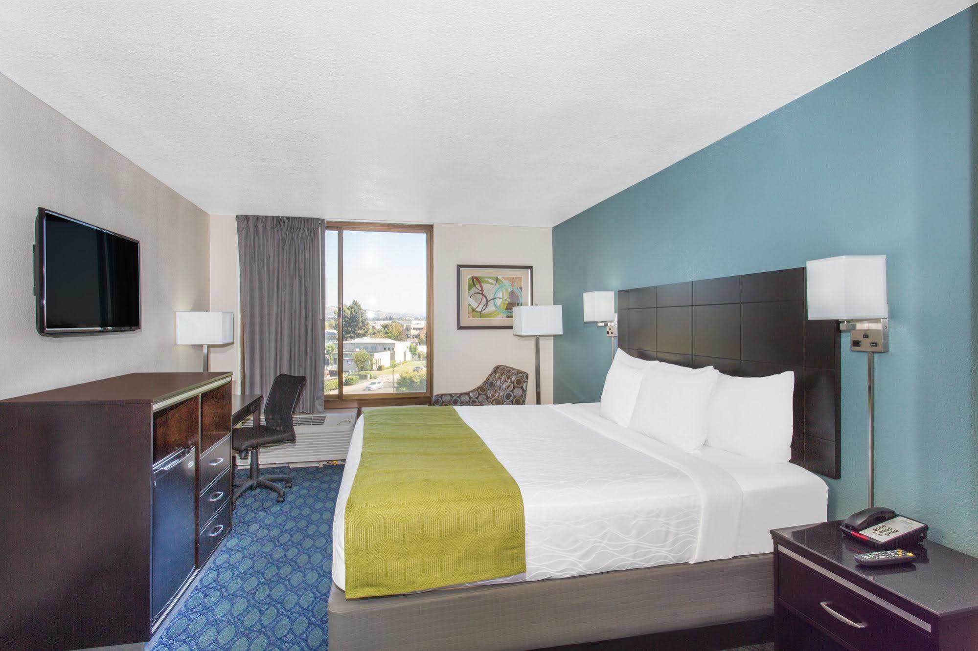 Days Hotel By Wyndham Oakland Airport-Coliseum Exterior photo
