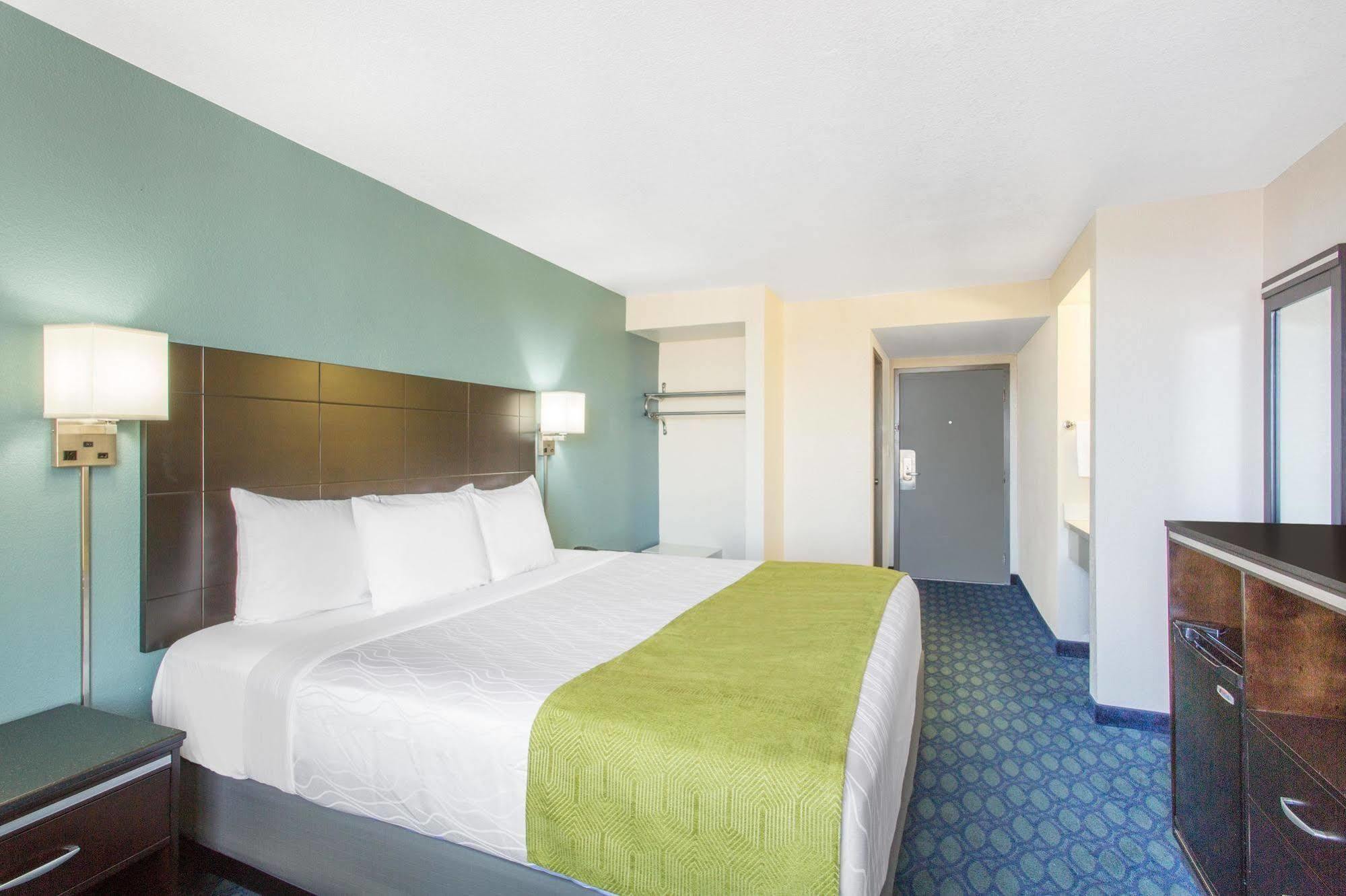 Days Hotel By Wyndham Oakland Airport-Coliseum Exterior photo